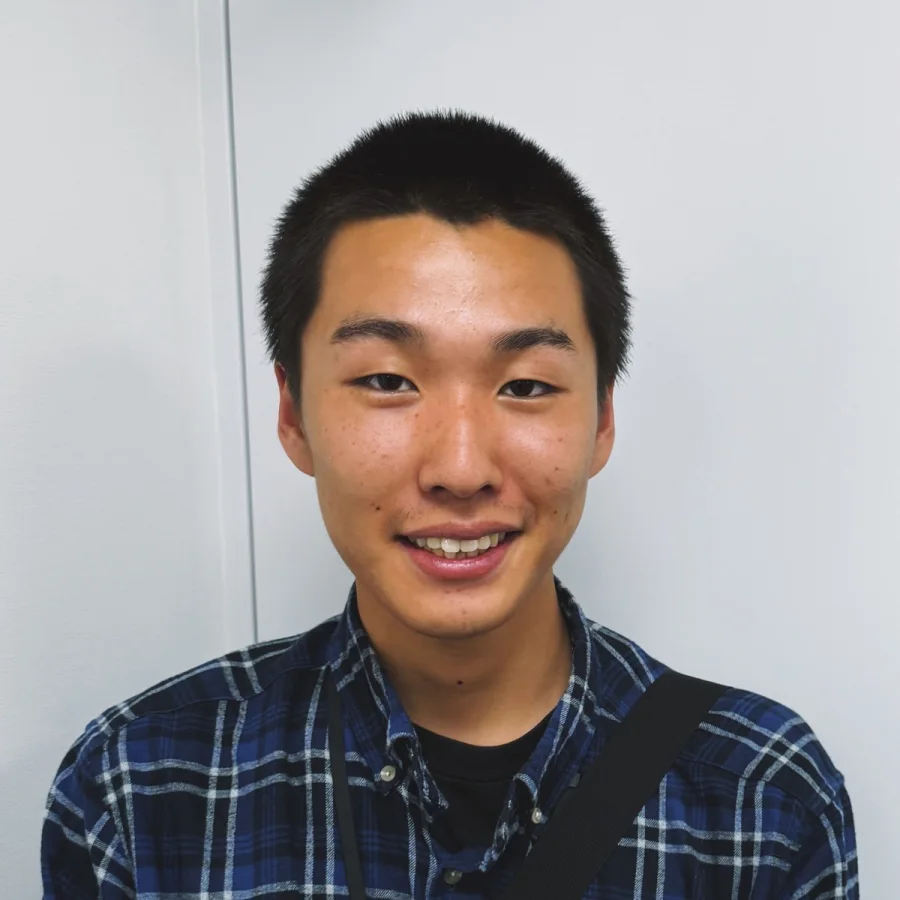 笑顔の高橋一球隊員